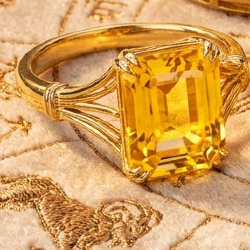 Yellow Sapphire-Inspired Pendant